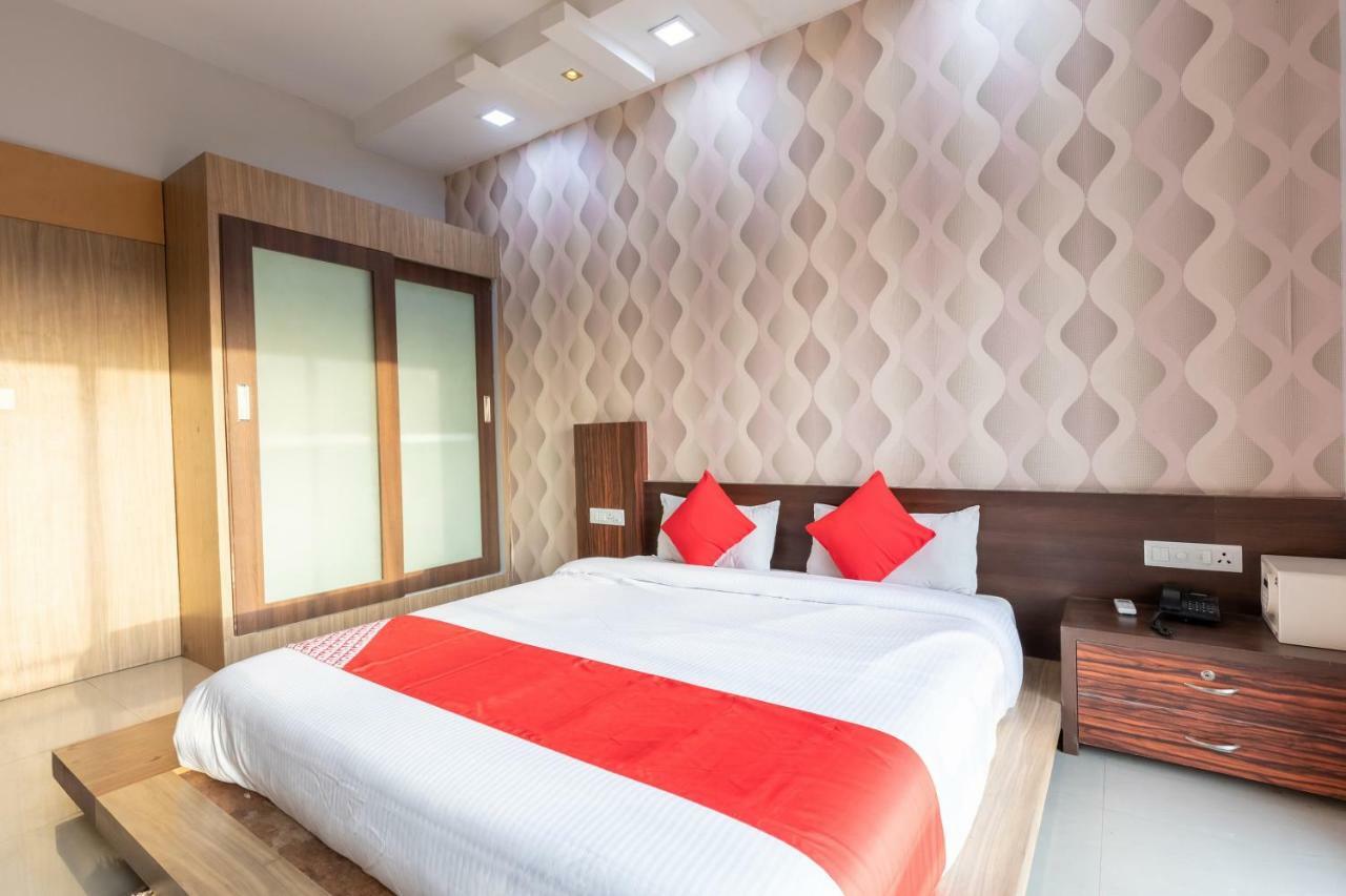 Oyo 42910 Hotel Rudra Palace Ratlām Room photo