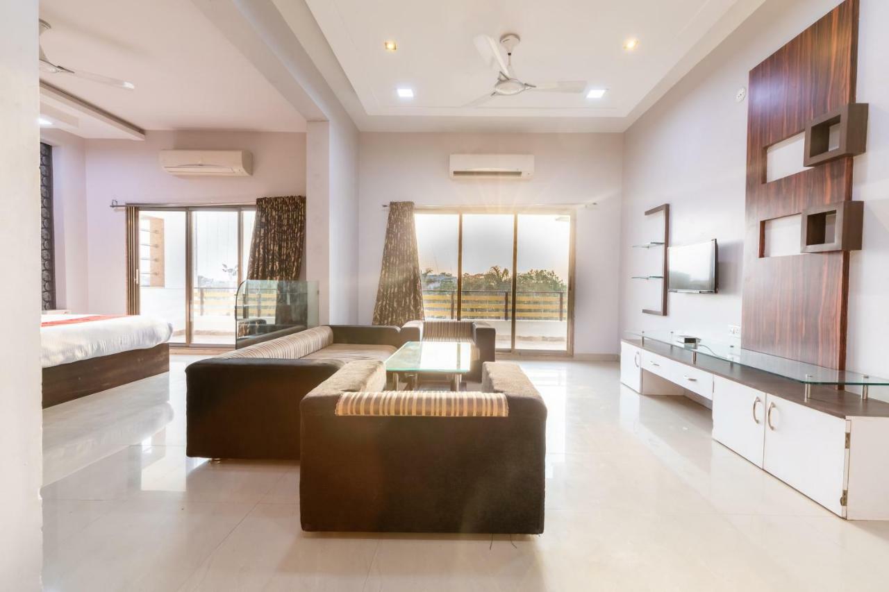 Oyo 42910 Hotel Rudra Palace Ratlām Room photo