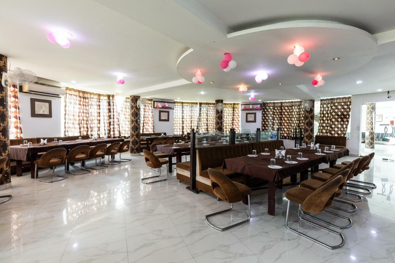 Oyo 42910 Hotel Rudra Palace Ratlām Exterior photo